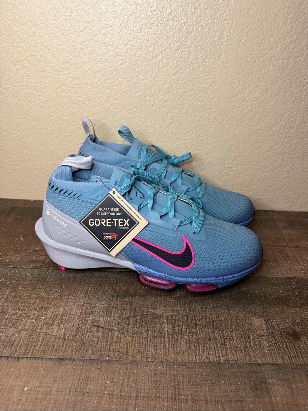 Nike Air Zoom Infinity Tour 2 GORE-TEX “Denim Turquoise”
- Size 9.5 Men.